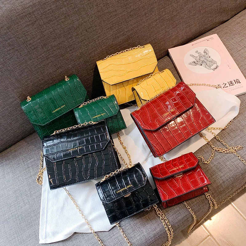 Ретро кожаная сумка для женщин простой дизайнер курьерские сумки дамы небольшой цепи Винтаж одноцветное цвет дамские сумочки и кошельки