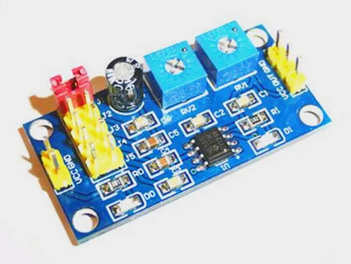 

Free Shipping!!! NE555 pulse generator/square wave square wave frequency duty ratio adjustable small signal generator