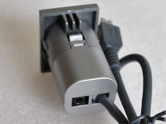 Разъем для подключения USB Flash/AUX мини кабель аудио вход адаптер ford focus 2 mk2 2009 2010