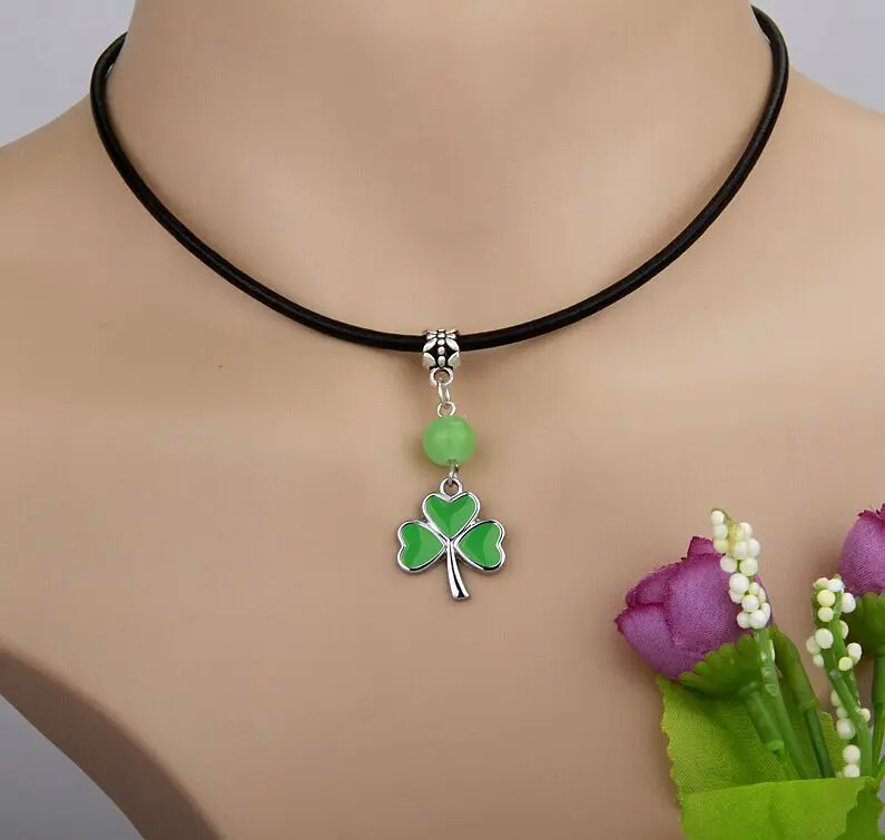

Hot 10PCS Zinc Alloy Drop Glaze Three Clover&Glass Bead Charm Leather Rope Pendants Necklace Fashion Jewelry For Women&Men H396