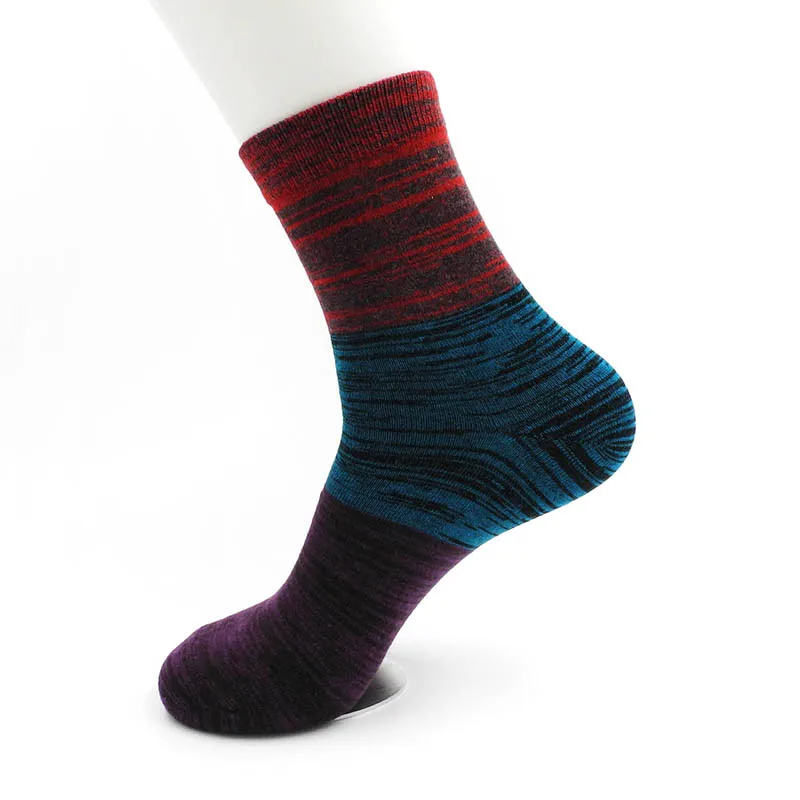 2017 Модный дизайн шаблона Мужские носки Зимние хлопковые носки для мужчин Повседневные носки Высокое качество Жаккардовые мужские носки
