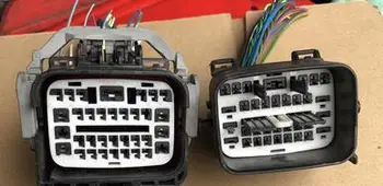 

Automotive Connectors S40S60S80XC60XC90 Headlights Harness Total Plug USED0.3
