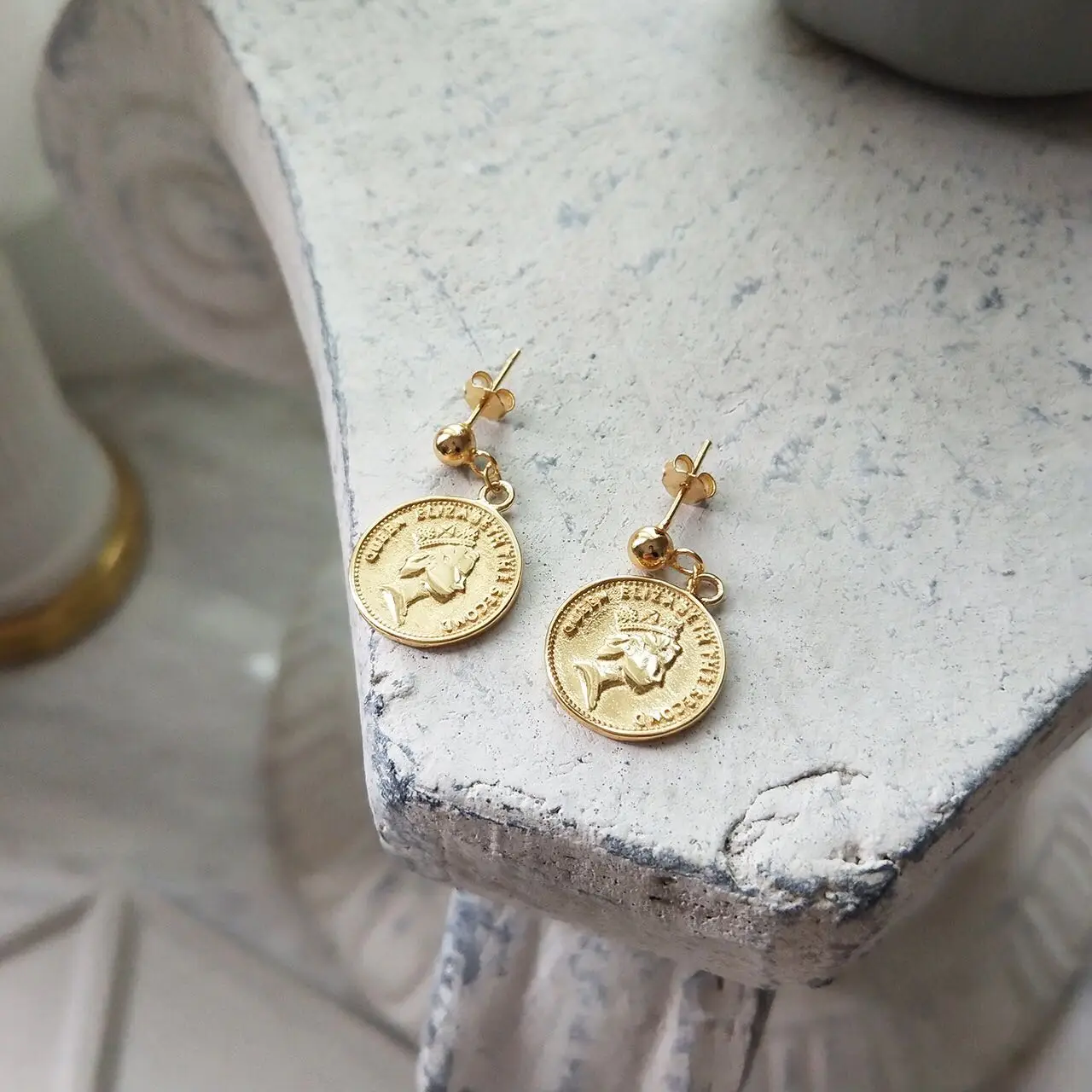 

Design of Ear Nails for Portrait Female Small Population Net Red Earrings Personality Sweet Wind Earrings for Human Heads