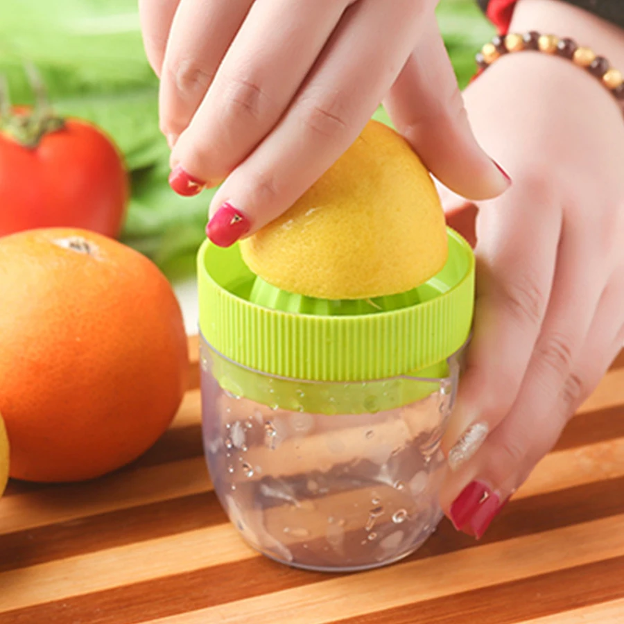 

Mini Manual Juicer Small Fruit Squeezer Machine Extractor Mini Juicer Equipment Hand Press Juicer Tool for ranges and Lemons