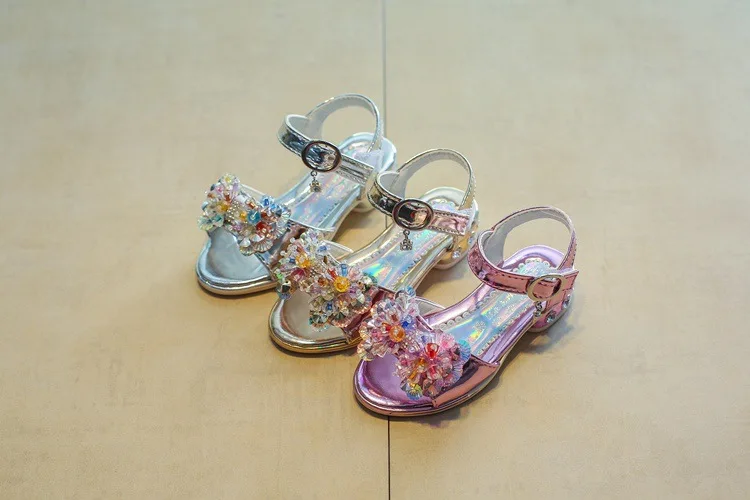 Сандалии для девочек; детская обувь принцессы; модная обувь для маленьких девочек; стразы; бант; летняя детская Праздничная обувь на высоком каблуке