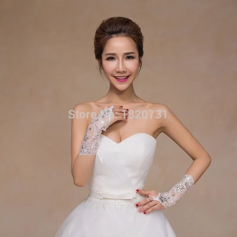2017-Crystals-Beaded-Wedding-Gloves-Lace-Pascoa-Shorter-than-Opera-Length-Free-Size-Bridal-Glove-Fast (5)