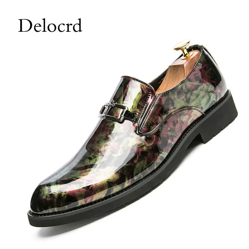 

Luxury Men Patent Leather Party Loafers Pointed Toe Floral Pattern Slip On Men Business Dress Shoes Banquet Footwear Delocrd