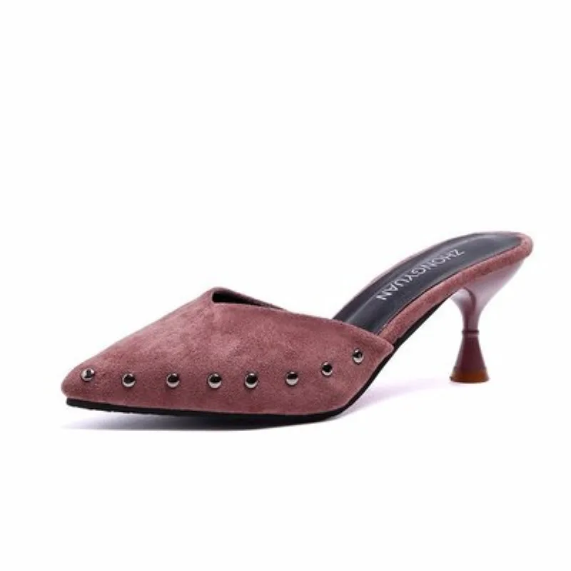 

2019 new pointed rivet small heel shoes female wild small fresh Korean version of the single shoes Baotou female slippers Mules