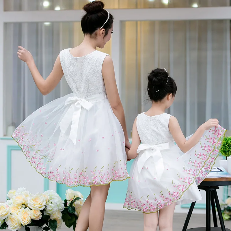 Свадебные платья для мамы и дочки белая кружевная одежда для мамы и меня летняя юбка-пачка без рукавов для малышей Одинаковая одежда для семьи