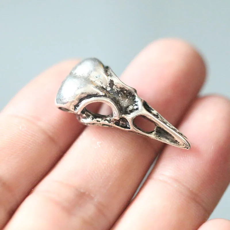 

Bird Head Skull Design Gothic Charms For Jewelry Making Bracelet Necklace Earrings Keychain Antique Silver Plated Charms Beads