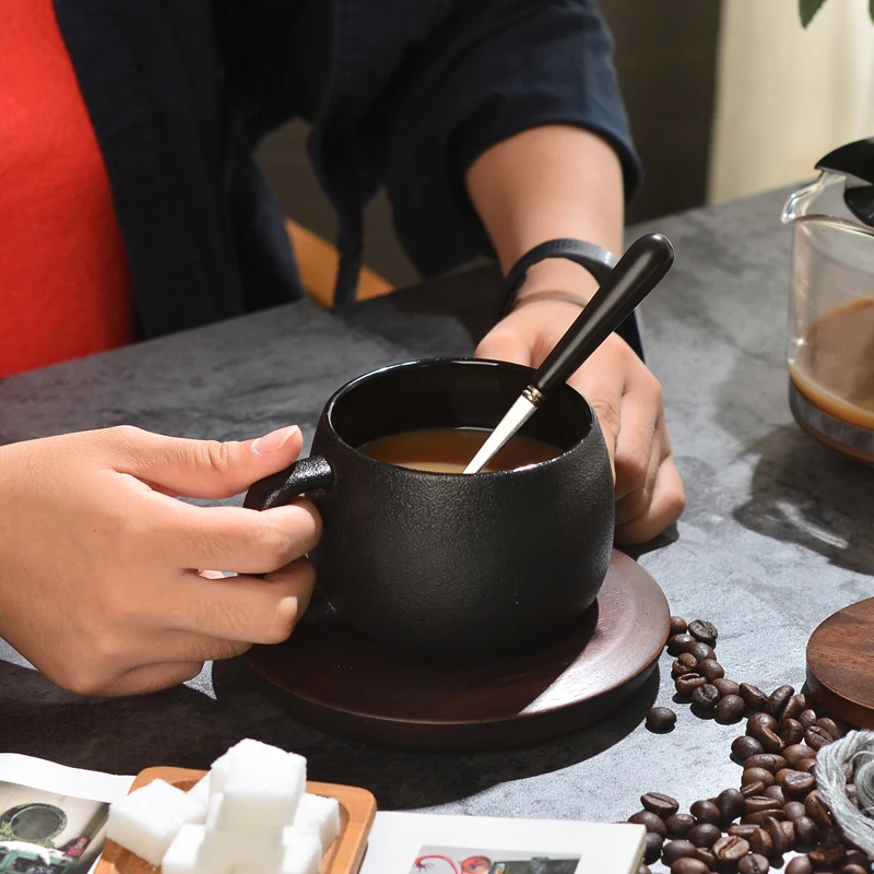 American-retro-stoneware-frosted-coffee-cup-with-wood-base-Simple-ceramic-personality-mug-with-lid-and (1)
