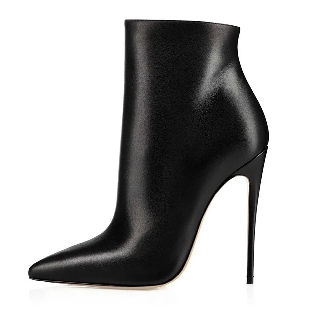 ANKLE BOOTS (6)