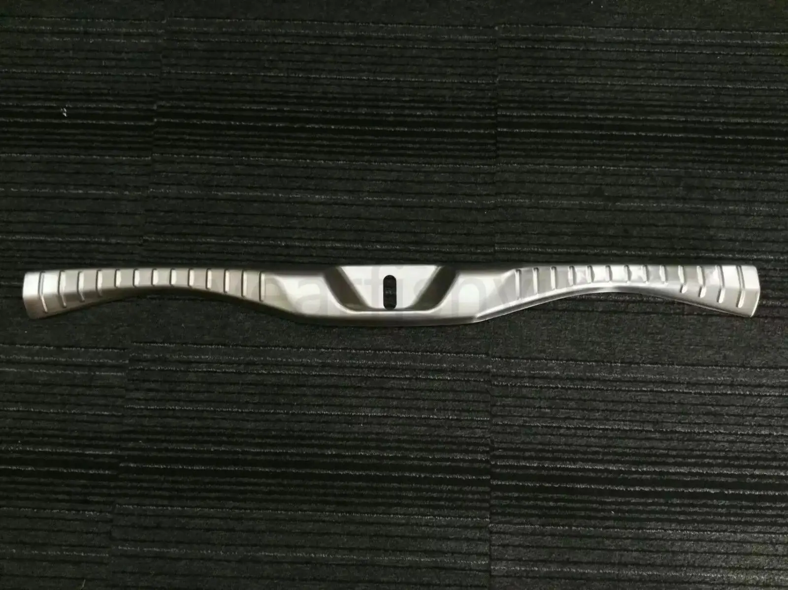 

Free EMS Rear Trunk Boot Inner Bumper Guard Sill Plate Molding For Toyota Alphard 2016
