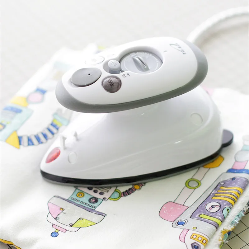 Mini Wet & Dry Steam Iron Home and Travel Use 110V 220V electric