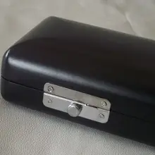 Отличный прочный корпус из твердой древесины с 17 отверстиями