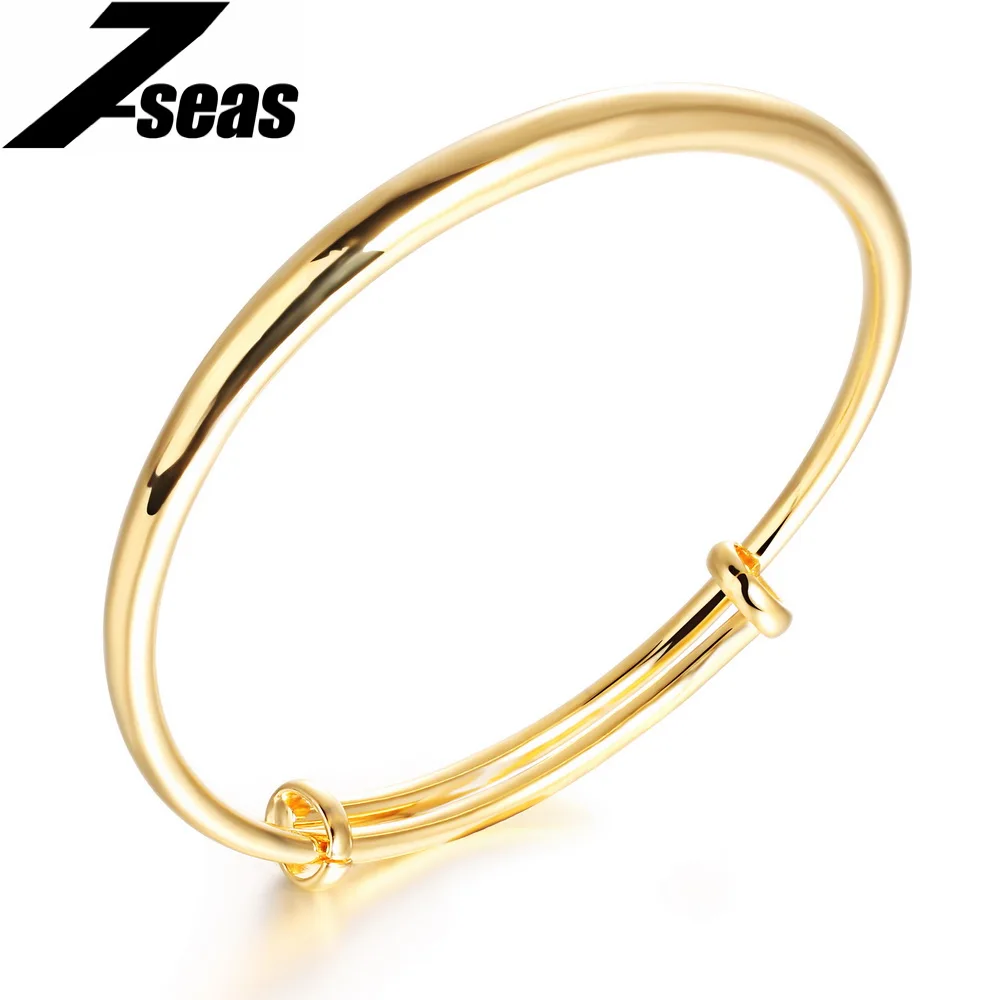 Жесткий золотой браслет женский. Браслет бэнгл золото. Жесткий браслет. Золотой браслет снейк. Жесткий браслет.