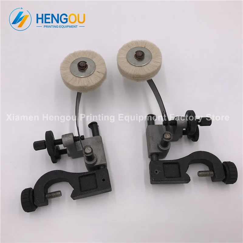 

2 Pairs DHL Free Shipping Komori brush wheel with seat frame Komori paper wheel width 7.9cm
