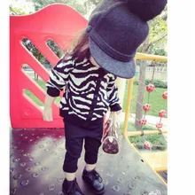 Новинка года; одежда для маленьких детей; вязаный свитер с принтом зебры для новорожденных; детская одежда; кардиган для мальчиков и девочек; свитера; хлопковые пальто