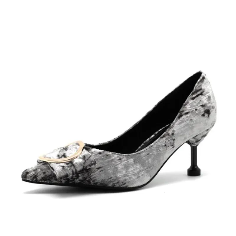 

Туфли-лодочки женские, флоковые, с металлическим украшением, без застежек, заостренный носок, тонкий высокий каблук 6 см, обувь для вечевечерние НКИ