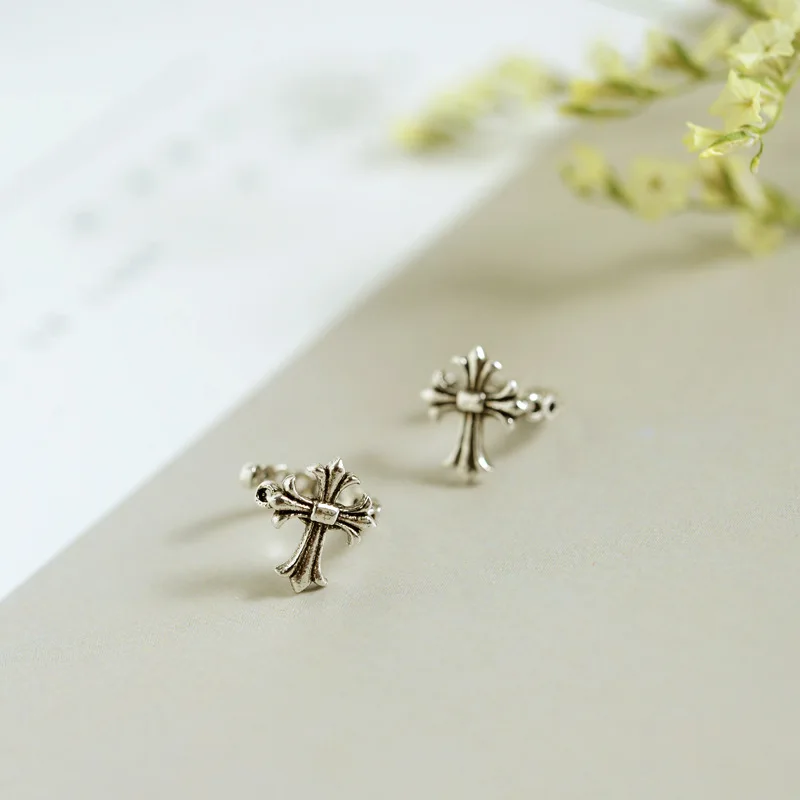 

Cross Shape Ear Clip Without Piercing 925 Sterling Thai Silver Earrings for Women Fashion Mens Hip Hop Ear Cuff Cartilage