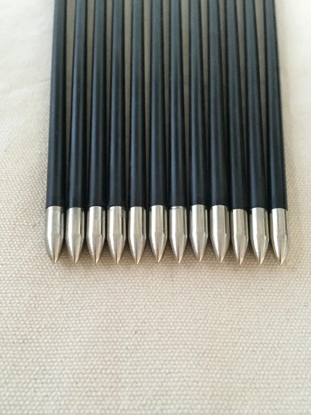 Free shipping 12 Pcs 30 Fiberglass arrow ID4 2 OD6mm Spine700 with 2 plastic vane for