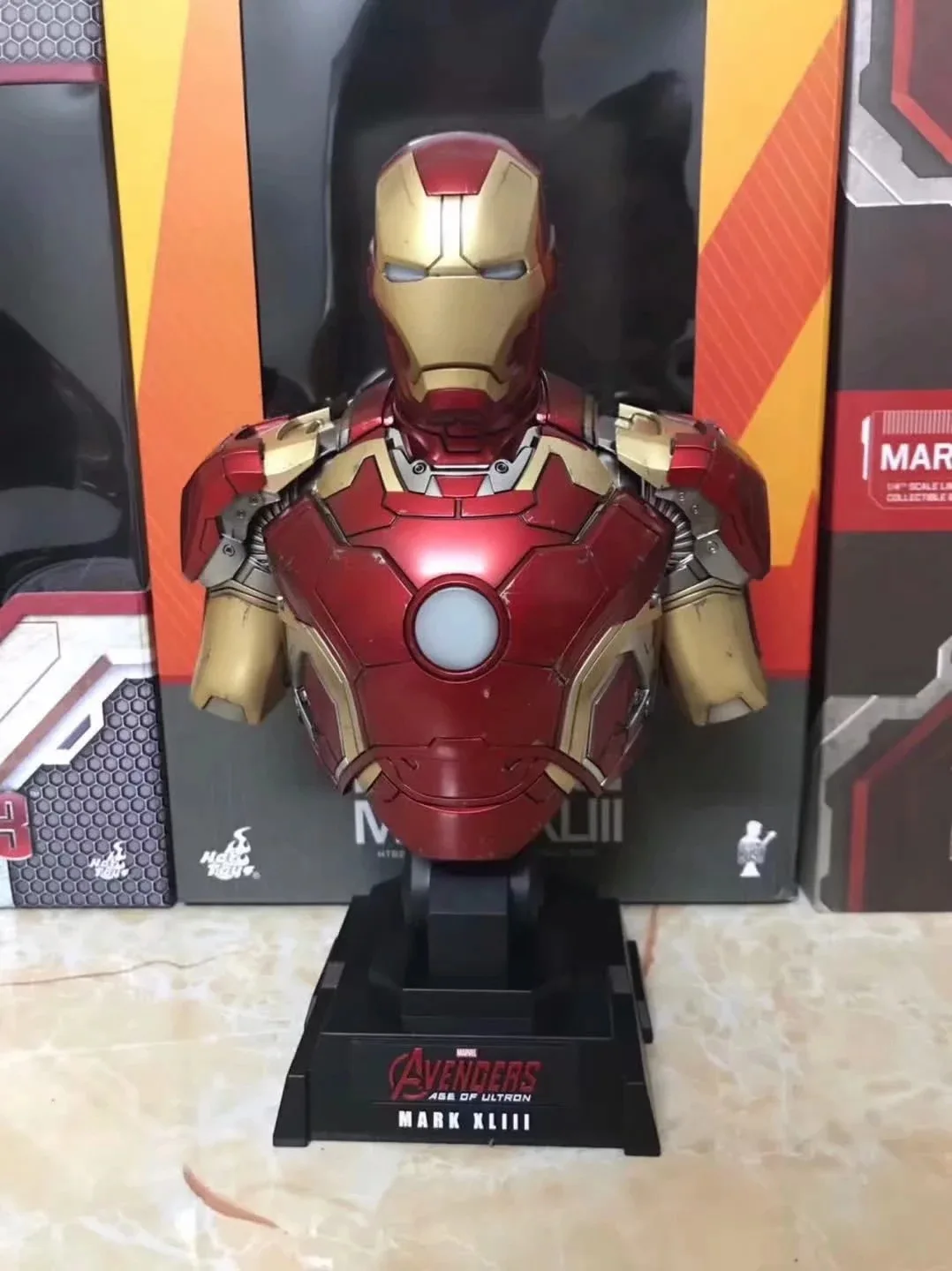 

Marvel Iron Man Mark XLIII 43 Bust Pre-painted Model Kit with LED Light PVC Action Figure Model Toy