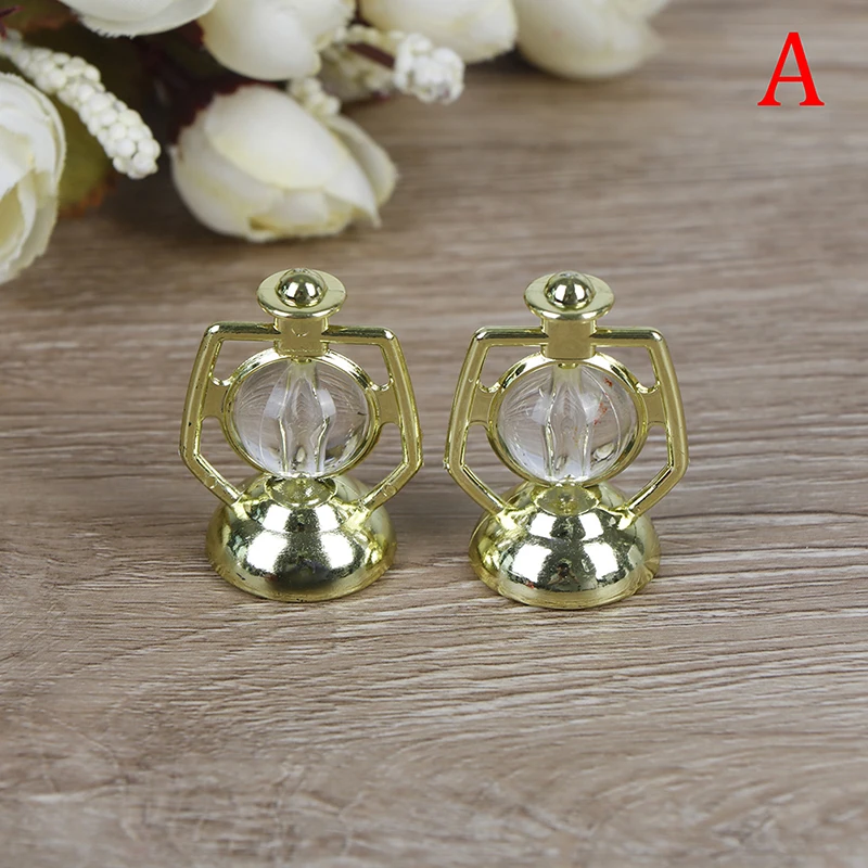 1/2Pcs Retro oil lamp Dollhouse Miniature Toy Doll Food Kitchen living room 1:12 Scale Accessories dollhouse lawn lamp lighting - Color: 2pcs