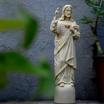

Holy Hand Painted Religious Figurine Vintage resin Jesus Sacred Heart Statue 22.5cm High