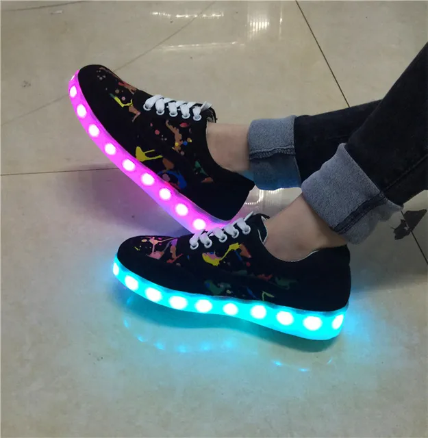 tennis shoes that light up