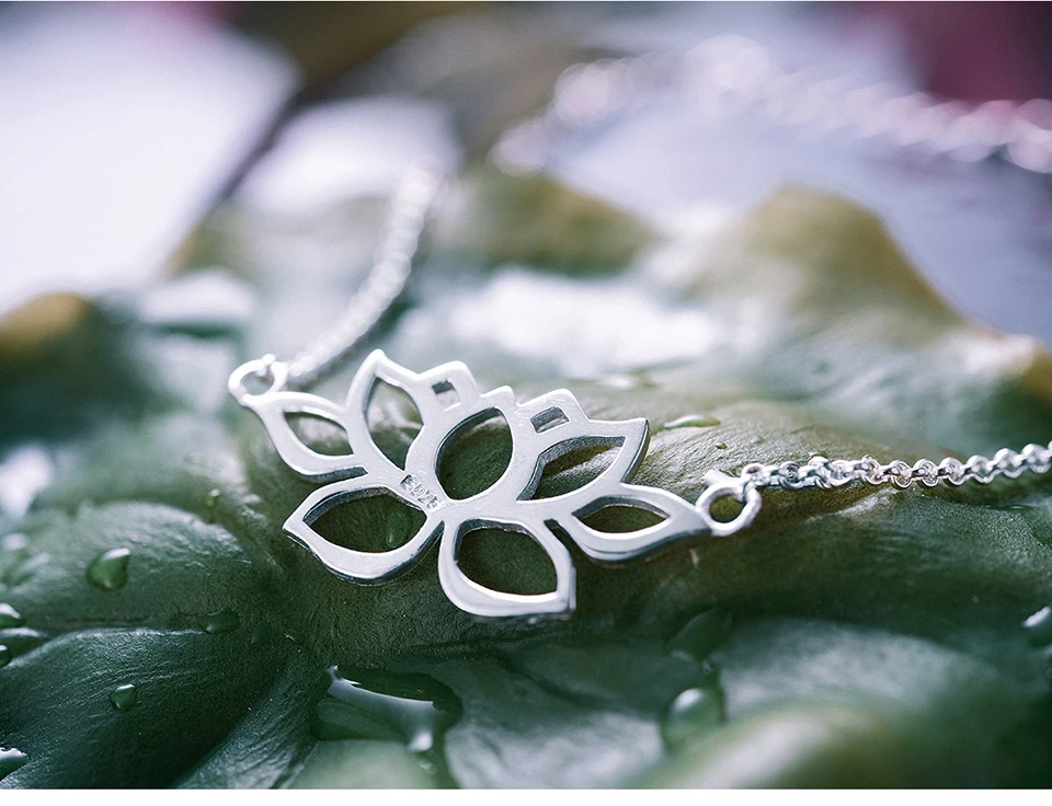 LFJG0009-Hollow-out-Lotus-Flower-Bracelet_06