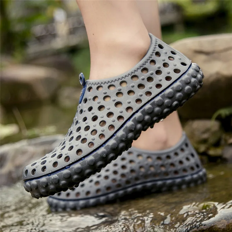 2019  Men's Summer Hollow Out Breathable Beach Sandals Casual Outdoor Slippers terlik Mans footwear 40JA2909