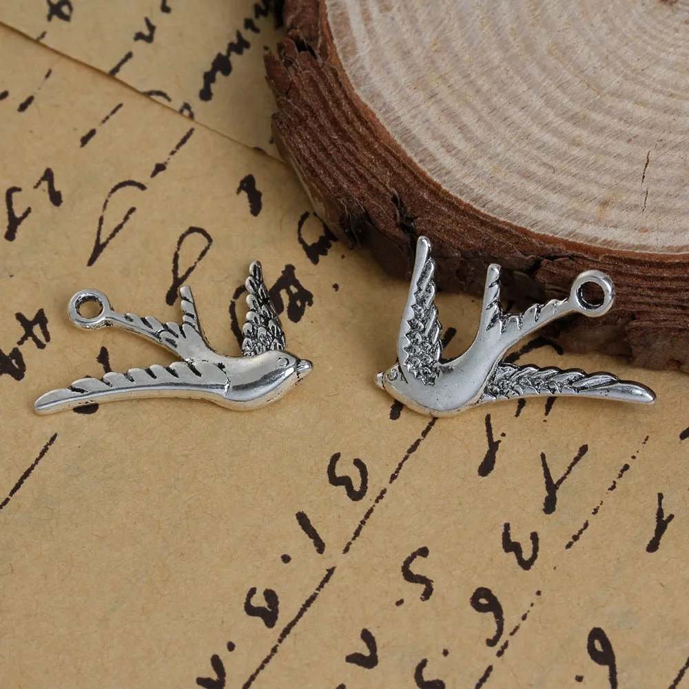 DoreenBeads, цинковый сплав, античное серебро, 3D Подвески, ласточка, рисунок птицы, сделай сам, Ювелирные компоненты, 25 мм(") x 23 мм(7/8"), 30 шт