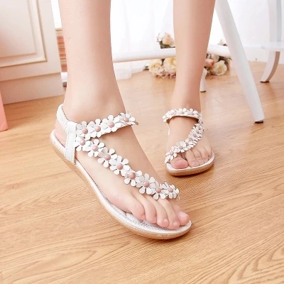 Women comfort flower beading summer 2022 new arrivals fashion Women beach shoes flat Sandals