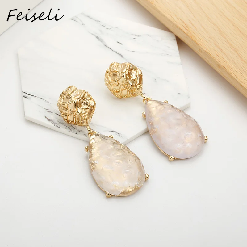 

Feiseli Brand New Personalized Transparent Metal Water Drop Shaped Earrings For Female Wedding Banquet Elegant Long Earrings