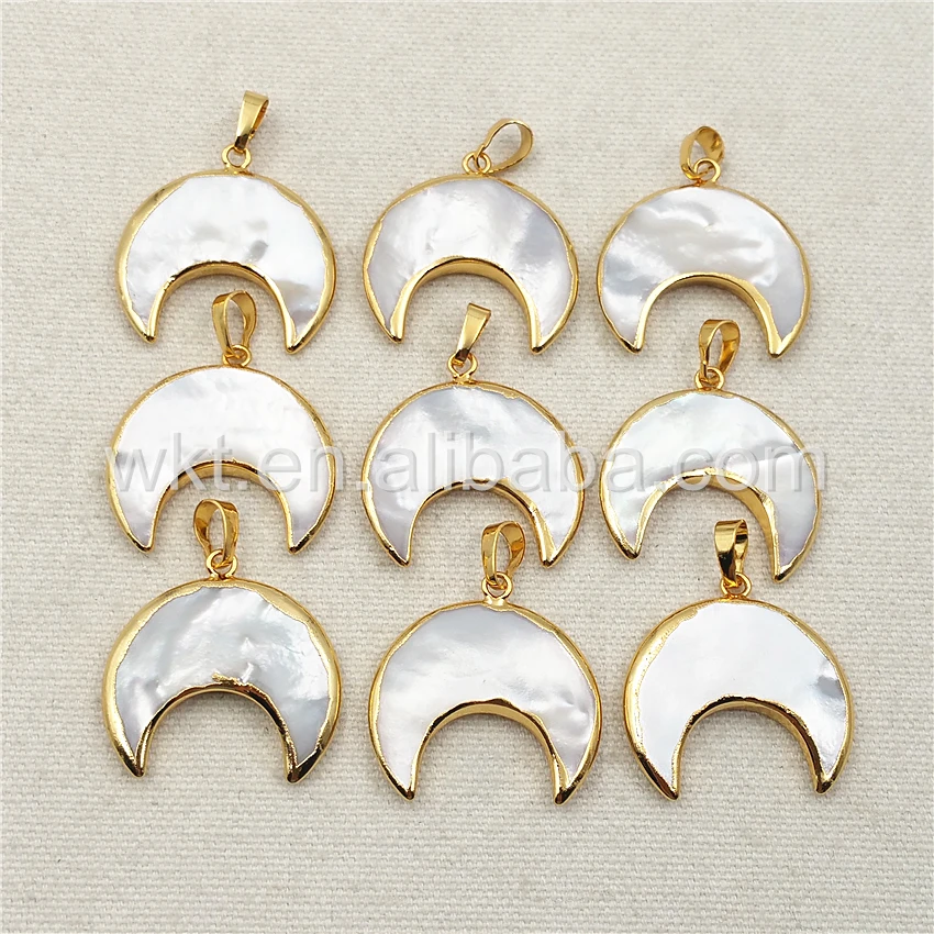 

WT-P1028 Wholesale 25mm white pearl crescent horn pendant, 24k gold trim carved mother of pearl horn pendant