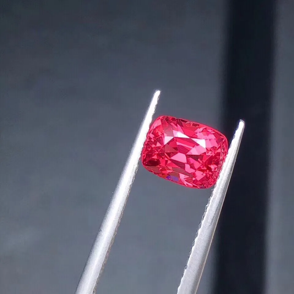 

CGL Certificate Burma Origin 1.8ct Natural Pinkish Red Spinel Gemstones Loose Stones Loose Gems