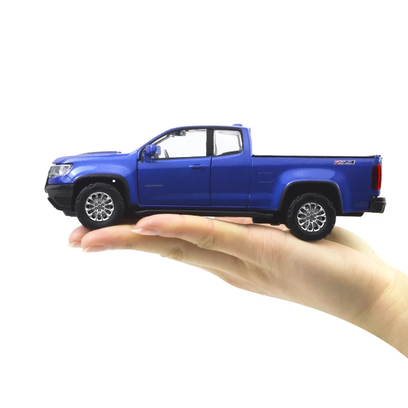 

1:32 Die Cast Electronic Car Modesl mkd3 Chevrolet Colorado Pick Up Flashing Sound Pull Back Truck Toys