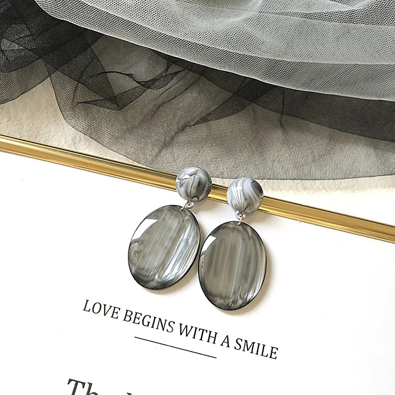 

IGU Temperament Gray Resin Earrings Women High End Striped Oval Drop Earrings Statement Party Well OL Earrings Gift Recommend