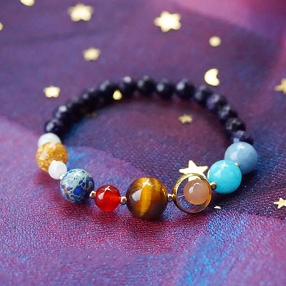 браслеты из мелких натуральных камней. бусы и браслеты из натуральных камней. браслет из деревянных бусин. бусы и браслеты из натуральных камней. мужской браслет вулканическая лава.