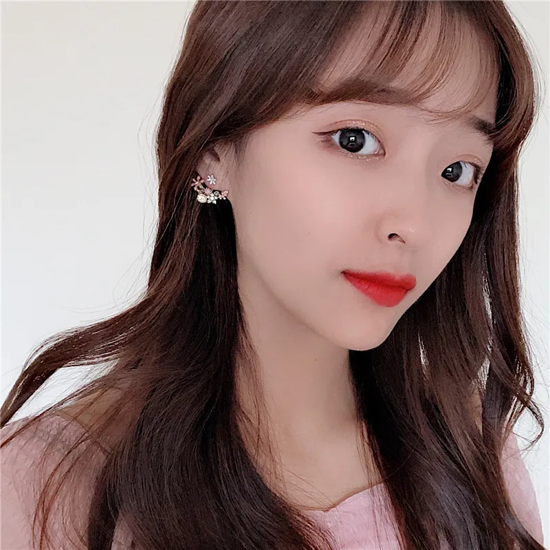 2019 Korean hot fashion jewelry fresh cute hook drop oil flower stud earrings crystal earring for women