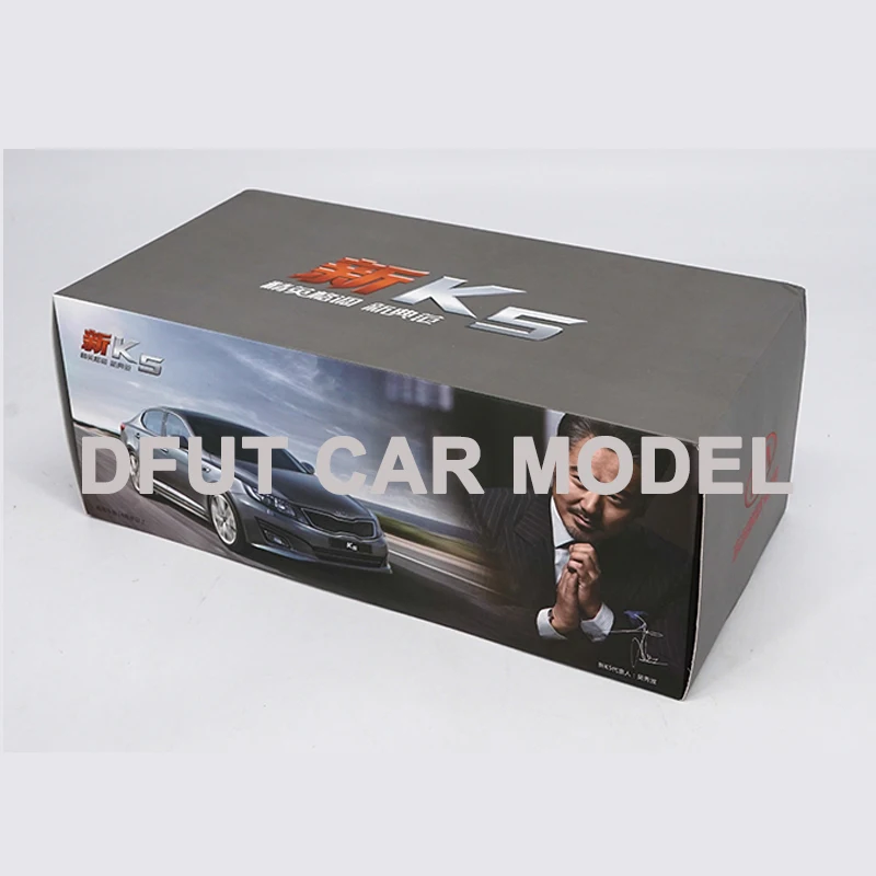 Модель спортивного автомобиля из сплава в масштабе 1:18 KIA K5 детские игрушечные