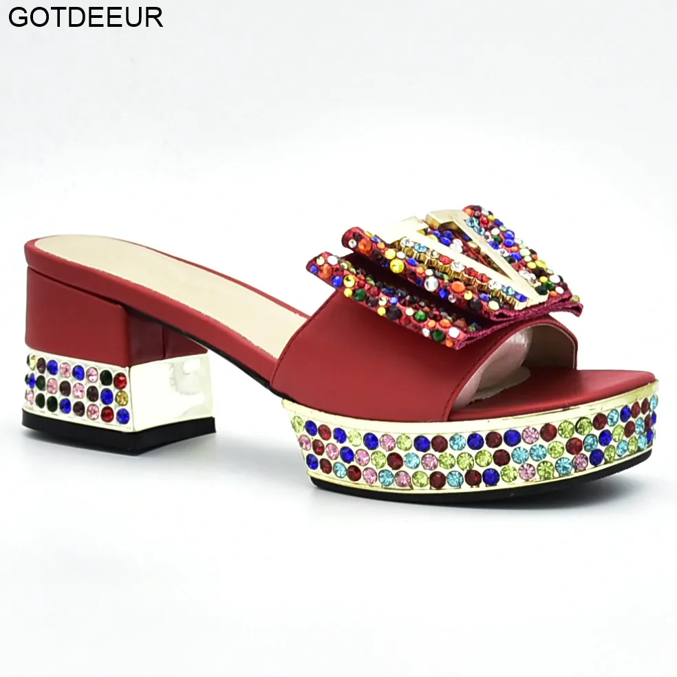 

New Arrival Summer High Heeled Shoes for Women Italian Women Wedding Shoes Decorated with Rhinestone Slip on Pumps for Women