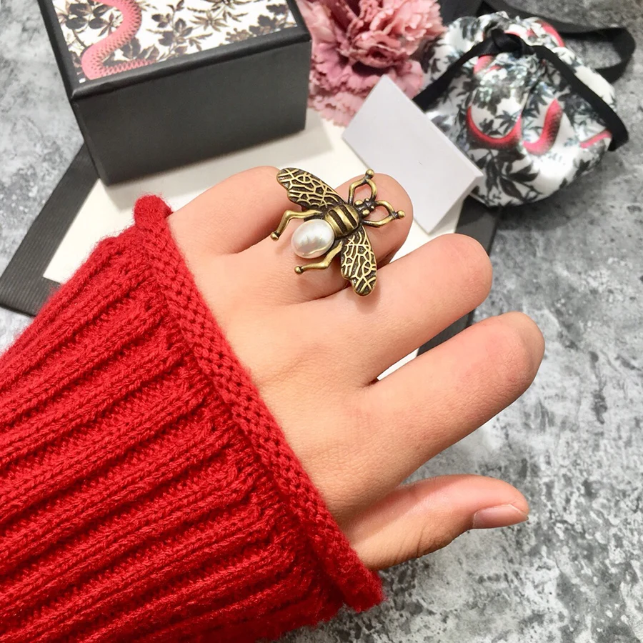 

Fashion Brand Vintage Gold Bee Ring For Women Luxury Jewelry Natural Freshwater Pearl Adjustable Ring Party Daily Bijoux