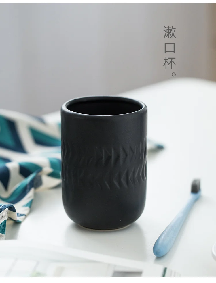 Nordic black ceramic bathroom accessories Washing set hotel Household soap dispenser Toothbrush holder soap dish mx6171609