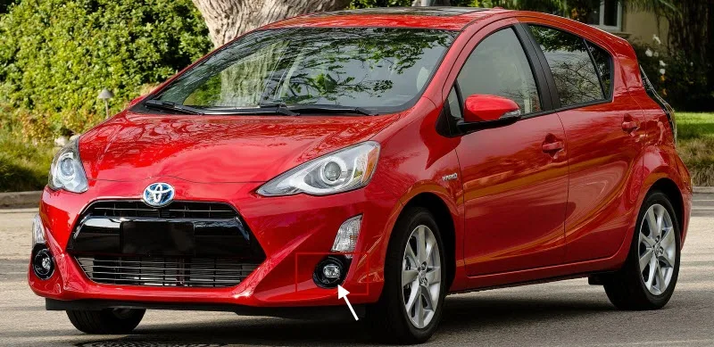 Toyota-Prius_c-2015-1600-08