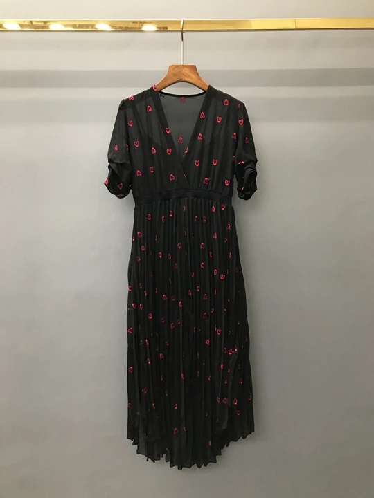 

Summer 2019 New V-neck Embroidered Peach Heart Printed Short Sleeve Dress 604