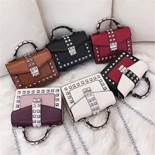 messenger bag of women 2018 fashion rivet Ladies shoulder bag leather flap bag Female handbag red Chain crossbody bags Bolsos messenger bag of women 2018 fashion rivet Ladies shoulder bag leather flap bag Female handbag red Chain crossbody bags Bolsos