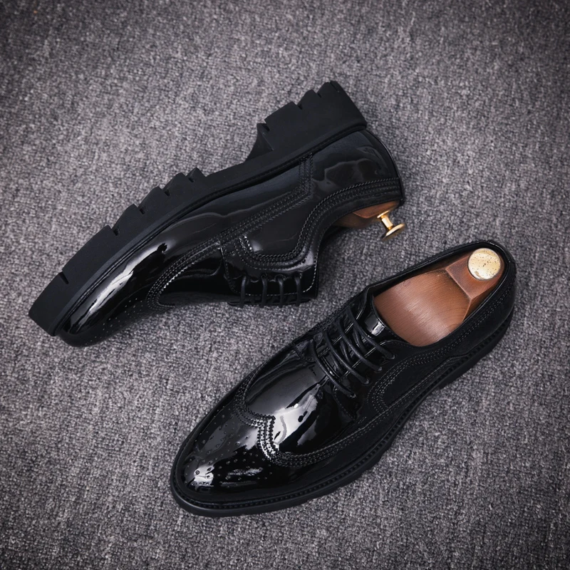 

Man Brogue Shoes 2019 Breathable Mens Oxford Shoes Casual Sneakers Summer Fashion Dress Shoes Men Black Platform Sneakers Men