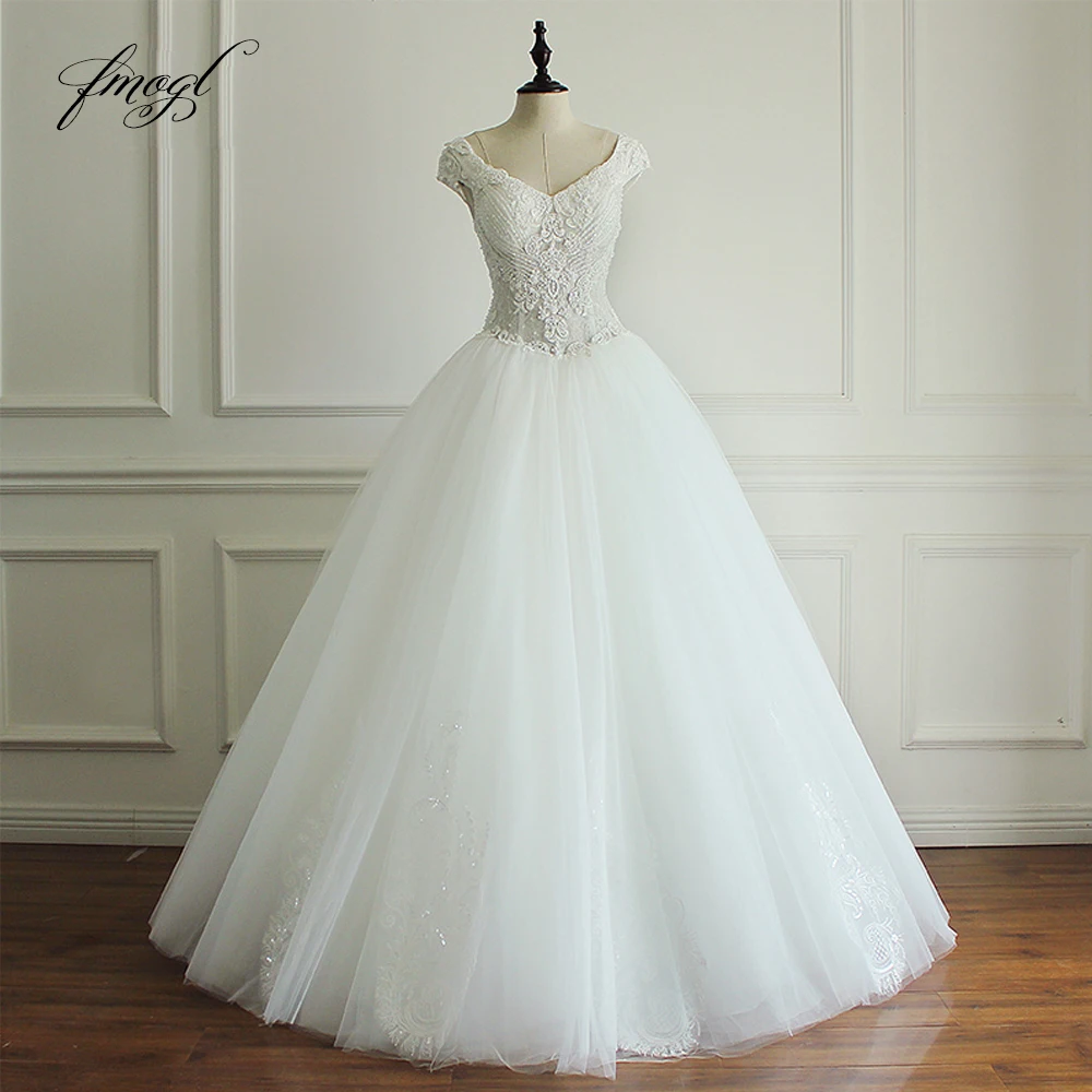 

Fmogl Robe De Mariee Cap Sleeve A Line Wedding Dresses 2019 V Neck Appliques Beaded Cheap Vintage Bridal Gown Plus Size