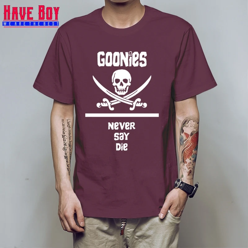 Бесплатная доставка футболка с вырезом лодочкой Goonies Never Say Die коротким рукавом